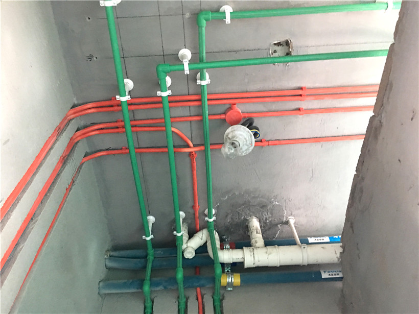 東易力天裝飾工地巡檢，生態(tài)家裝，細(xì)節(jié)處見態(tài)度