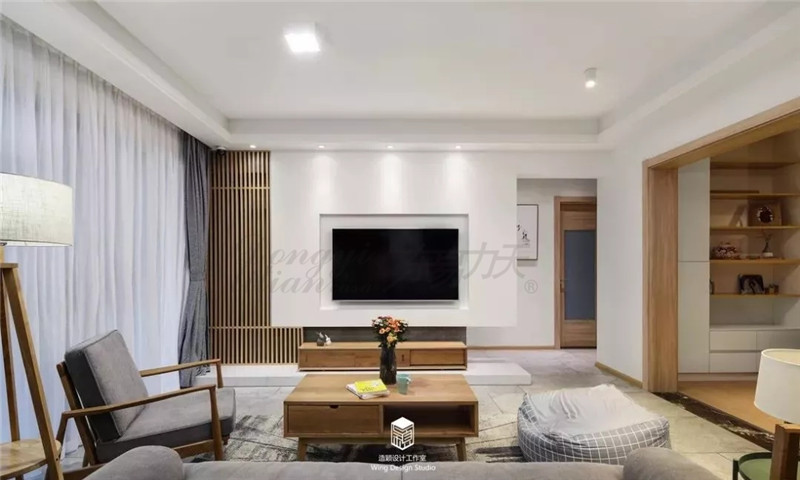 【風(fēng)尚設(shè)計(jì)】鄭州裝修公司電視背景墻造個(gè)洞 鄰家的裝修設(shè)計(jì)逆天了