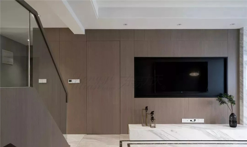 【風(fēng)尚設(shè)計(jì)】鄭州裝修公司電視背景墻造個(gè)洞 鄰家的裝修設(shè)計(jì)逆天了 【風(fēng)尚設(shè)計(jì)】鄭州裝修公司電視背景墻造個(gè)洞 鄰家的裝修設(shè)計(jì)逆天了