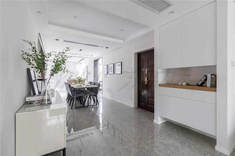 沒有玄關的戶型別遺憾，你的鞋柜鄭州裝飾公司這樣設計