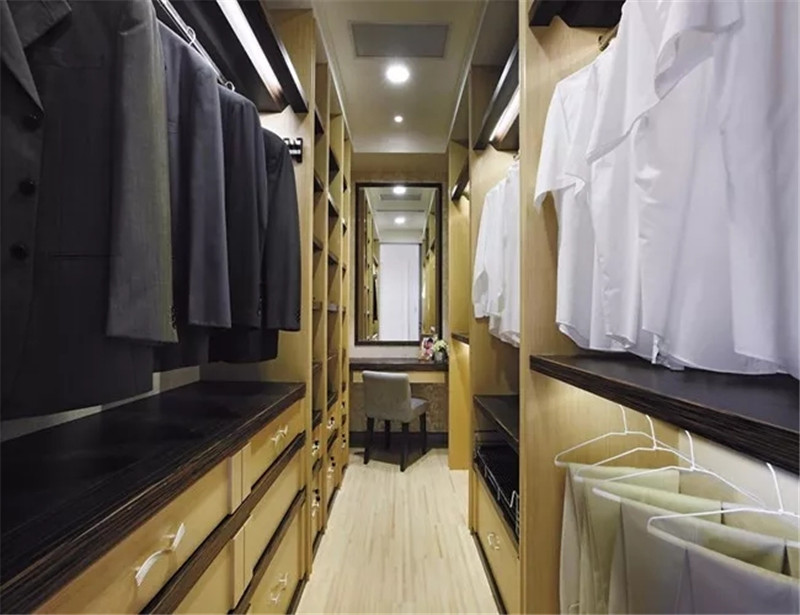 鄭州裝飾公司精裝精致衣帽間，品質(zhì)生活范兒，就是這么迷人